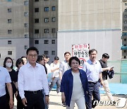 검단 아파트 부실시공현장 찾은 박광온 원내대표