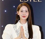 [포토] 윤아, '반짝이는 물광 미모'