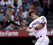 MLB 최고 타자 트라웃이 돌아온다...스윙 연습 돌입, 8월 중순 복귀