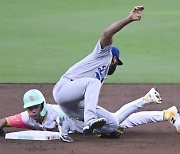 ‘시즌 23호 도루’ 김하성, 추신수 제치고 한국인 최다 도루 기록