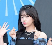 아이브 안유진, '시크하게 츄' [사진]