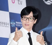 '국민 MC' 유재석, 8월 예능방송인 브랜드평판 1위