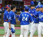 '류지혁 3안타 2타점 맹타' 삼성, LG전 위닝시리즈 확보…6-3 역전승