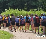 새만금 나온 영국 대원들 난지도서 체험활동…'한강 야영' 기대감