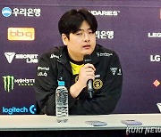 리브 샌박 유상욱 감독, “선수들 긴장했다…다음 플랜 생각해야” [LCK]