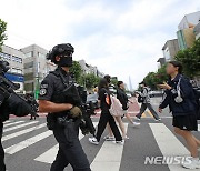 학원가 순찰하는 경찰특공대원