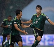 '박재용 결승골로 이적 신고' 전북, 인천 2-0 누르고 전주성 9연승