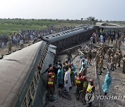 Pakistan Train Crash