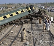 Pakistan Train Crash