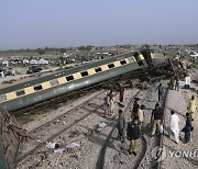 Pakistan Train Crash