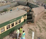 PAKISTAN TRAIN ACCIDENT