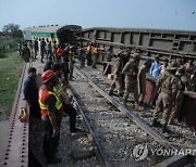 PAKISTAN TRAIN ACCIDENT