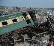 PAKISTAN TRAIN ACCIDENT