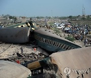 PAKISTAN TRAIN ACCIDENT