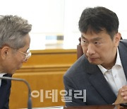 신한·우리 이어 KB까지…금융지주 회장 장기집권 막 내렸다