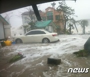 11년 전 '산바' 닮은 태풍 '카눈'…전국이 '위험지대'