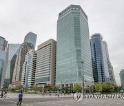 [단독] 3년새 13조 증발···공모펀드 '100조 시장' 무너졌다