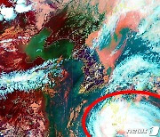 수도권 지나는 '카눈'…다른 태풍보다 더 길고 강하게 때린다