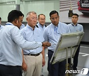 정의선 회장, 현대차 인도공장 생산라인 점검