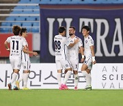 K리그2 충북청주, 기상 악화로 하루 연기된 안산전서 2-0 승