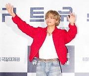 [포토] BTS 뷔, '즐거운 영화관 나들이'