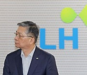 [단독] LH 전관들이 누린 '프리패스'... 임원이 심사 없이 용역업체 직행