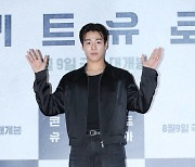 [포토] 이현우, '콘크리트 유토피아' 보러 왔어요