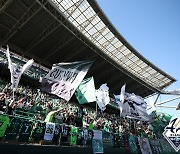 [최용재의 까칠한 축구]후진 정치질에 밟힌 한국 축구, 축구 후진국 선포