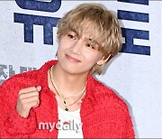 [MD포토] 방탄소년단(BTS) 뷔, '넘치는 장난끼'