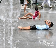 입추에도 폭염 절정… 태풍 '카눈' 모레 오전 남해안에 상륙 한반도 관통 예고