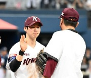 '수비이닝 전체 1위' 김혜성, 보는 사령탑도 착잡하다... "팀 사정상 어쩔 수 없어, 안타깝다" [고척 인터뷰]