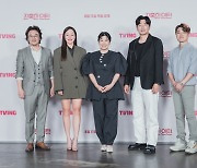 “하이퍼리얼리즘” ‘잔혹한 인턴’ 라미란x엄지원, 경단녀의 사이다 오피스물[종합]