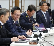 국방혁신위 2차 회의 참석한 김관진 국방혁신위 부위원장