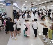 제주공항 몰리는 결항편 탑승객