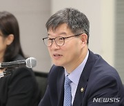 모두발언 하는 이기일 보건복지부 차관