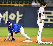 류지혁, '2루 도루 성공, 9회 무사에서 득점권' [사진]