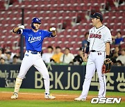 김현준,'적시타 날리고 으쌰으쌰' [사진]