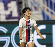 '미드필더 변신' 수원FC 이승우, K리그1 25라운드 MVP