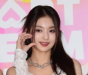 [TEN포토] 프로미스나인 이나경 '탄성을 부르는 이쁨'