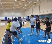 스페인 잼버리 대원 맞은 신한은행…용인 연수원에서 함께 뛰었다