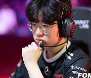 [LCK] 첫 세트 내준 T1, 경기력 살려 동점 만들어