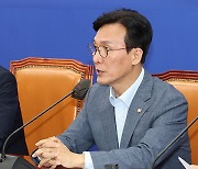 민주 “잼버리, 정부가 사고치고 국민에 설거지 시켜…대통령 사과해야”