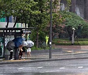 태풍 오자 물러난 폭염에 온열질환자 줄어…어제 전국서 20명