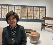 Police search the gallery of Yang Eui-sook from “Authentic Masterpieces,” suspected of smuggling cultural assets out of the country