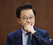 강석훈 산업은행 회장, 다음주 공개 토론 응할까… 올해 퇴사자만 57명