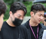 [속보] '약물 취해 인도 돌진'… 압구정 롤스로이스 운전자 구속