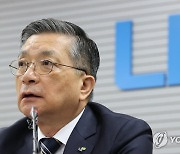 철근 누락 아파트 5곳 추가 기자회견하는 이한준 LH 사장