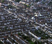 BRITAIN BANKS MORTGAGE RATES