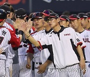 프로야구 LG, 키움 꺾고 1위 독주…2위 SSG와 6경기 차(종합)