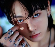 정국, 英 오피셜 차트 역주행…'세븐', 월화수목금토일 핫하다